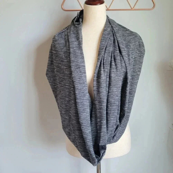 Lululemon, Vinyasa Scarf Coco Pique Black White Customizable Snap Knit Wrap - Picture 13 of 13